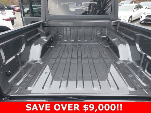 New 2025 Jeep Gladiator Sport image 13