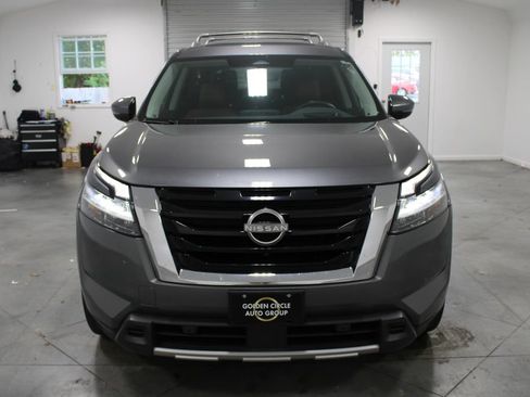 Used 2023 Nissan Pathfinder Platinum AWD/4WD image 3