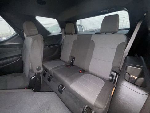 Used 2023 Chevrolet Traverse LT image 28