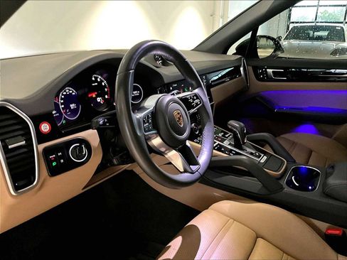 Used 2023 Porsche Cayenne image 7