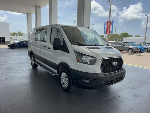 Certified 2025 Ford Transit 250 Low Roof w/ Exterior Upgrade Package RWD image 4