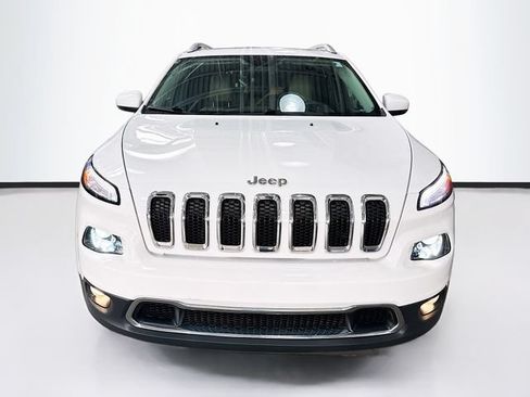 Used 2017 Jeep Cherokee Limited AWD/4WD image 4