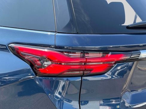 Used 2023 Chevrolet Traverse LT AWD/4WD image 7