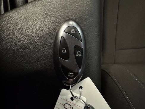 Used 2025 Hyundai Elantra Sport FWD image 17