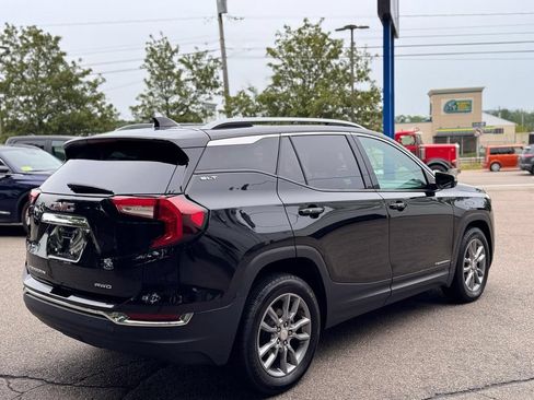 Used 2022 GMC Terrain SLT w/ Infotainment Package II AWD/4WD image 6