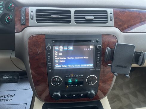 Used 2013 Chevrolet Suburban 2500 LT image 28