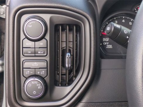 Certified 2025 Chevrolet Silverado 1500 Custom w/ LPO, Dark Essentials Package image 18