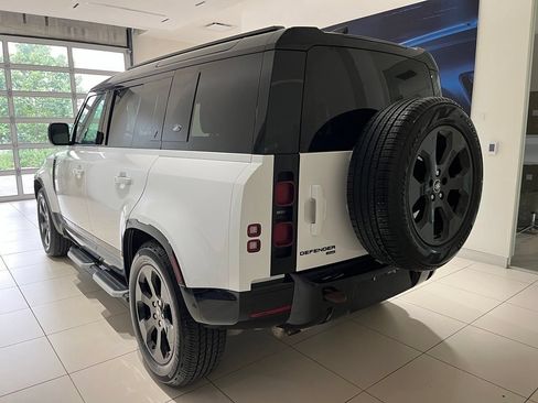 Used 2022 Land Rover Defender 110 X-Dynamic SE AWD/4WD image 8