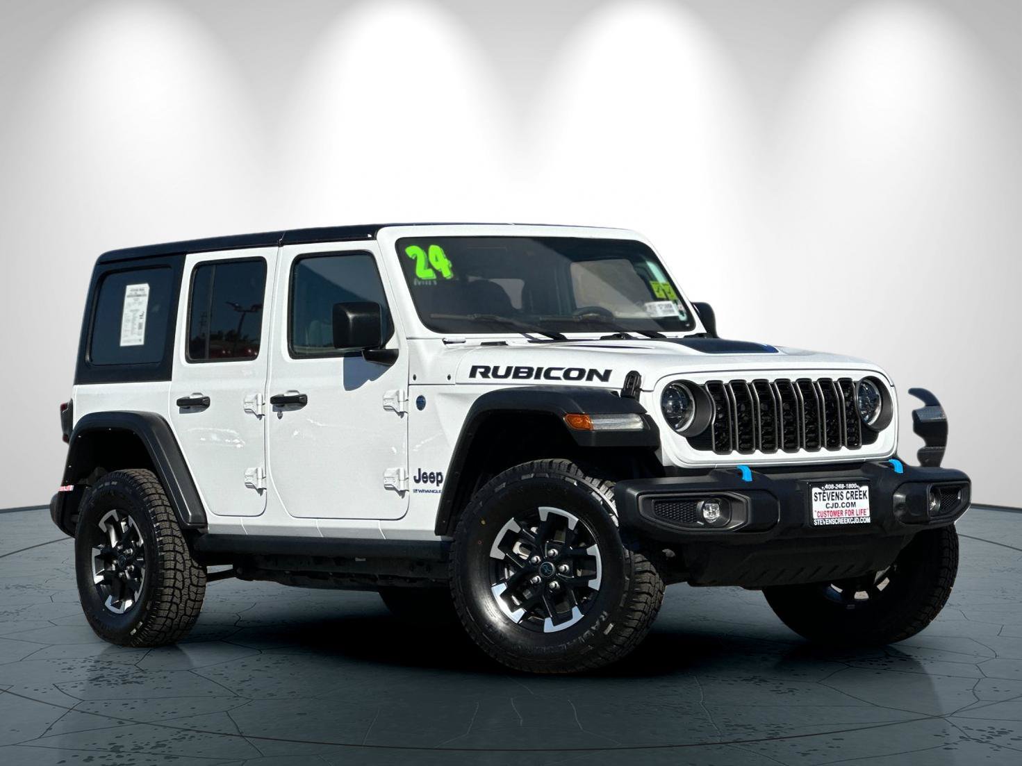 Used 2024 Jeep Wrangler Unlimited Rubicon 4xe AWD/4WD image 2