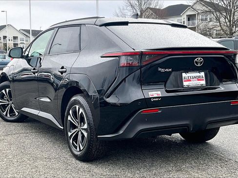 Used 2025 Toyota bZ4X FWD image 10