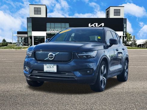 Used 2022 Volvo XC40 P8 Recharge Plus image 4