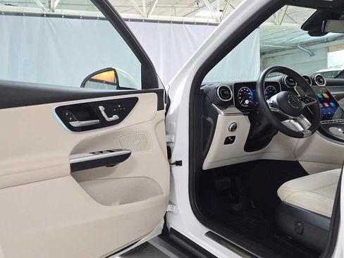 Certified 2026 Mercedes-Benz GLC 300 4MATIC image 19
