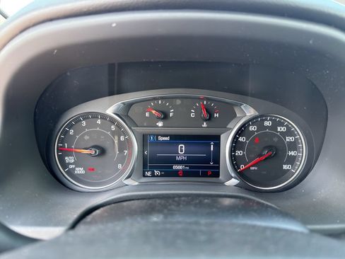 Used 2022 GMC Acadia SLE w/ Driver Convenience Package FWD image 11