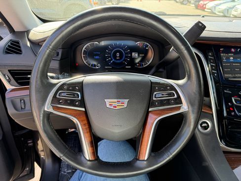 Used 2016 Cadillac Escalade ESV Premium image 23