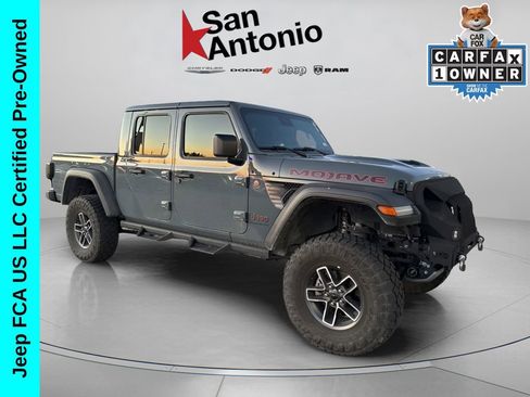 Used 2025 Jeep Gladiator Mojave w/ Convenience Group AWD/4WD image 1