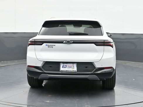 New 2025 Chevrolet Equinox EV LT image 12