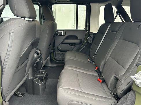 Used 2023 Jeep Wrangler Sahara image 12