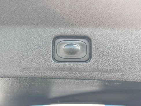 Used 2015 Ford Explorer XLT w/ Equipment Group 202A FWD image 32