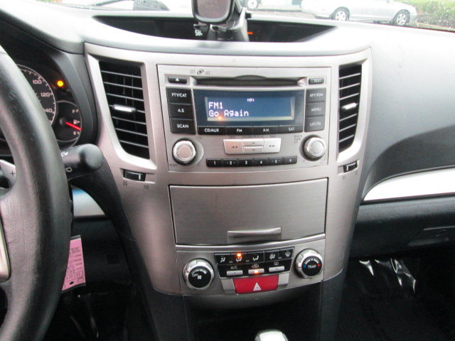 Used 2013 Subaru Outback 2.5i Premium AWD/4WD image 13