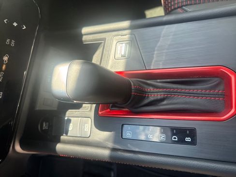 Used 2025 Nissan Kicks SR FWD image 25
