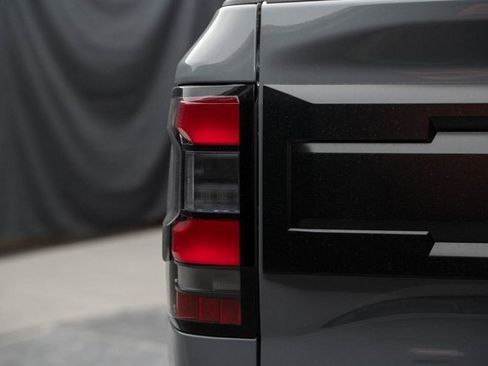 Used 2025 Nissan Frontier PRO-4X w/ Pro Convenience Package image 13