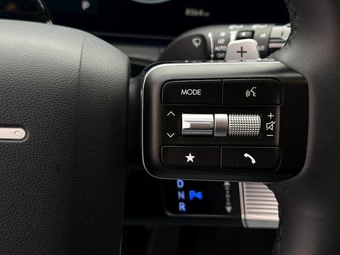 Certified 2025 Hyundai Santa Fe Limited image 18