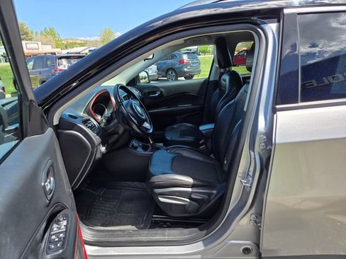 Used 2020 Jeep Compass Trailhawk AWD/4WD image 8