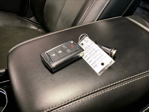 Used 2023 Jeep Grand Cherokee L Laredo image 14