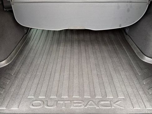 Used 2019 Subaru Outback 2.5i Premium image 15