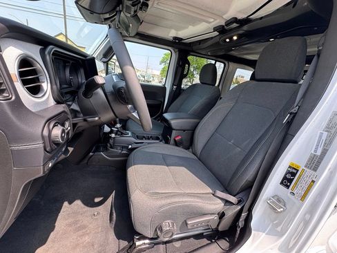 Certified 2025 Jeep Wrangler Unlimited Sahara AWD/4WD image 13