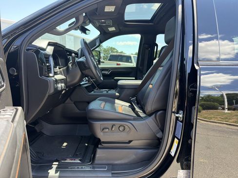 Used 2024 GMC Sierra 2500 AT4 w/ AT4 Premium Plus Package AWD/4WD image 14