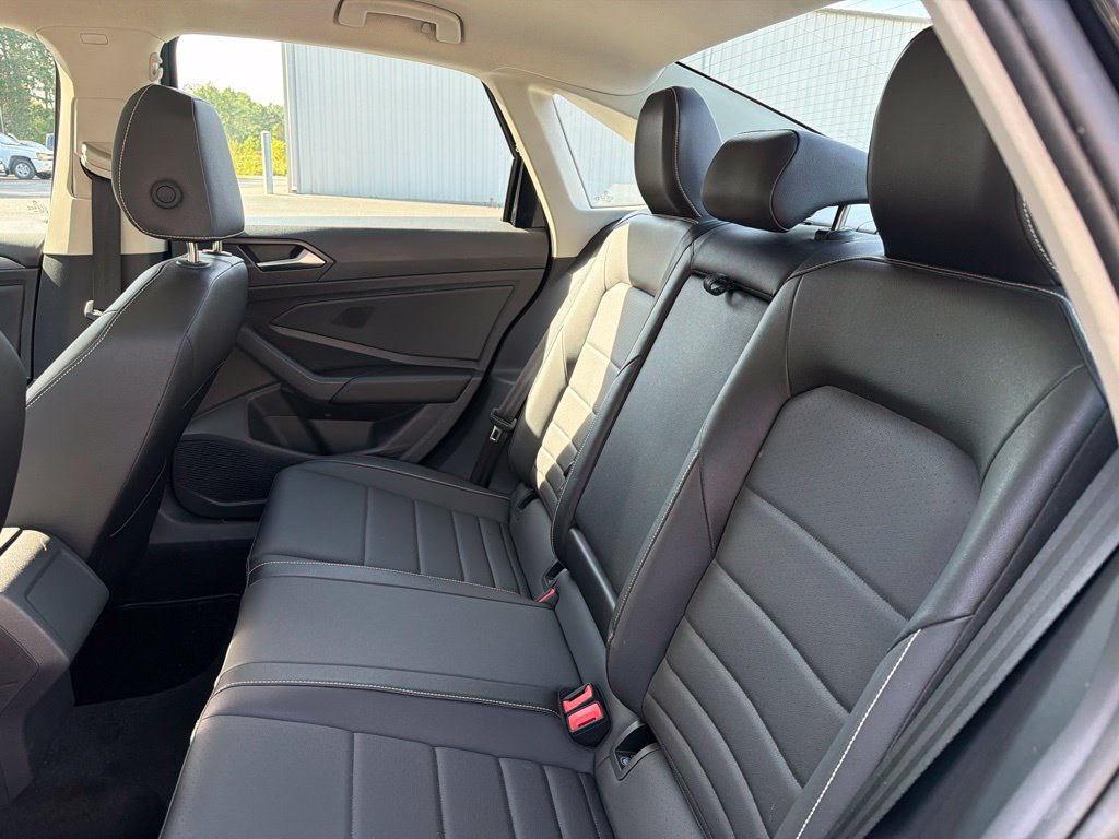 Used 2024 Volkswagen Jetta SE FWD image 20