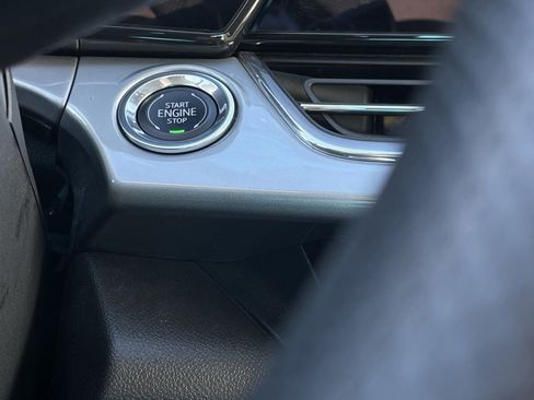 Certified 2025 Chevrolet Trax LT image 16