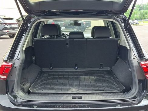 Used 2022 Volkswagen Tiguan SE AWD/4WD image 28