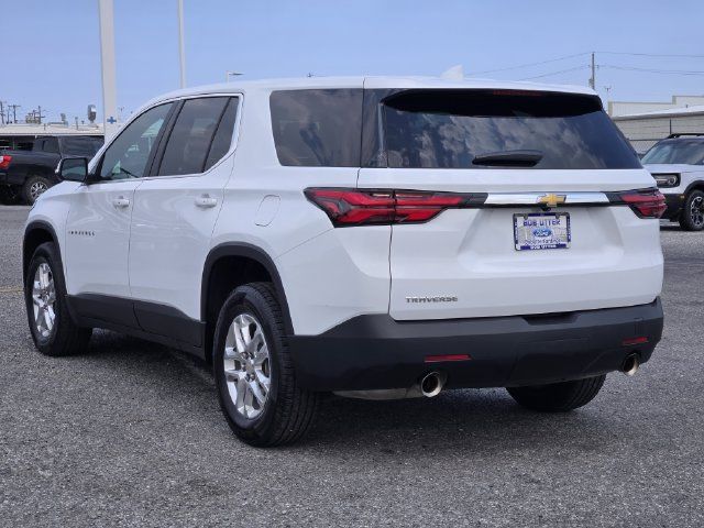 Used 2023 Chevrolet Traverse LS w/ Safety Package FWD image 5