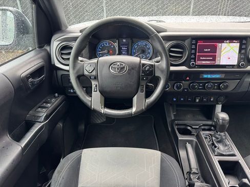 Used 2021 Toyota Tacoma TRD Off-Road w/ Technology Package AWD/4WD image 11