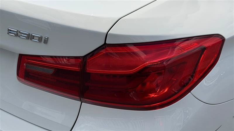 Used 2018 BMW 530i xDrive AWD/4WD image 14
