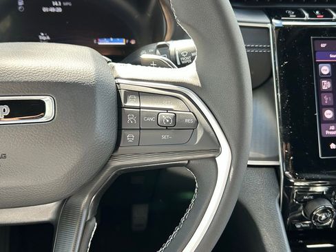 New 2025 Jeep Grand Cherokee Laredo image 42