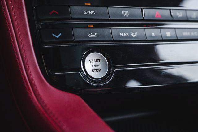 Used 2020 Jaguar F-PACE SVR AWD/4WD image 19