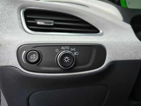 Used 2020 Chevrolet Bolt LT FWD image 26