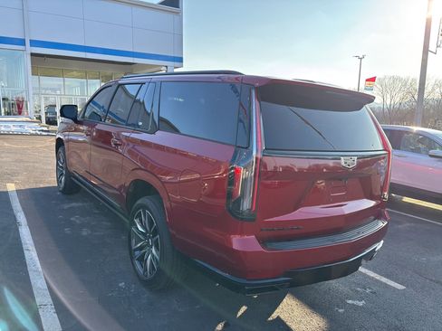 Used 2022 Cadillac Escalade ESV Sport w/ Touring Package image 4