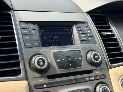 Used 2018 Ford Taurus SE FWD image 11