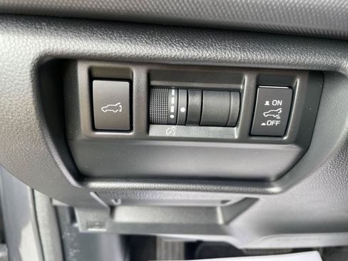 Used 2025 Subaru Forester Premium AWD/4WD image 13