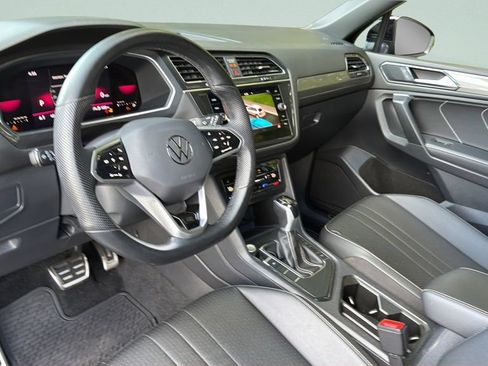 Used 2023 Volkswagen Tiguan SE R-Line FWD image 30