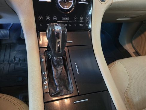 Used 2013 Ford Taurus Limited image 19