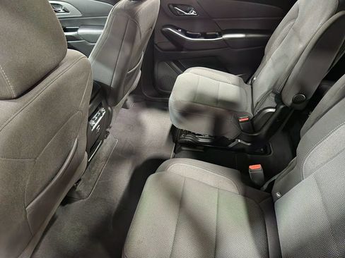Used 2023 Chevrolet Traverse LT FWD image 51