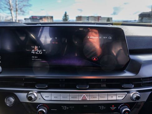 Used 2023 Kia Telluride S image 16