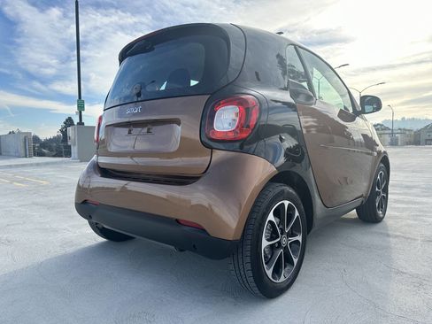 Used 2016 smart fortwo passion image 7