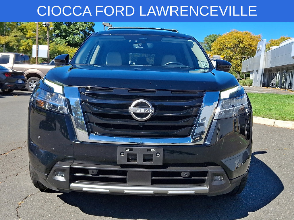 Used 2023 Nissan Pathfinder SL AWD/4WD image 5