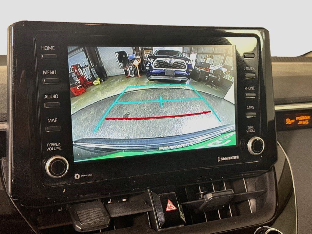 Used 2022 Toyota Corolla LE FWD image 18